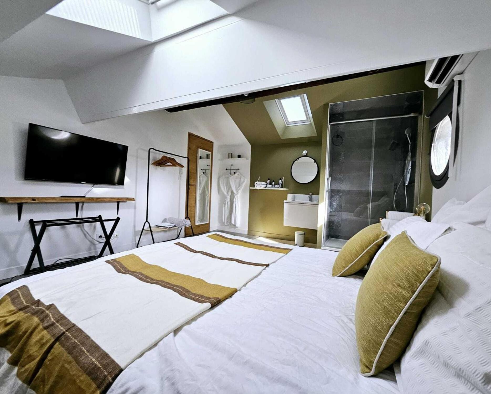 La Maison Grivolas Appartements Et Maison D'Hotes Авіньйон Номер фото